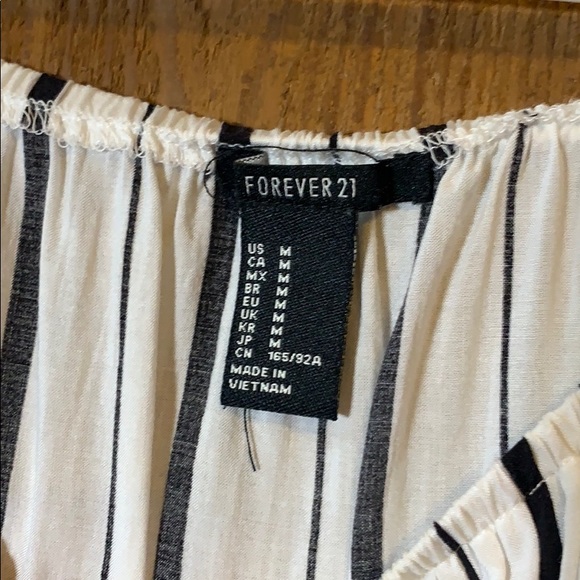 cute striped top - Picture 4 of 4